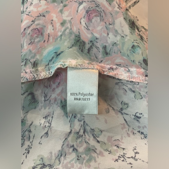 Floral Blouse (M) - Picture 4 of 5